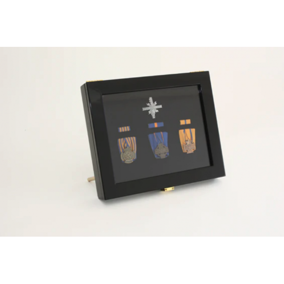 Medalje display - Mike - 31x26 cm - Sort